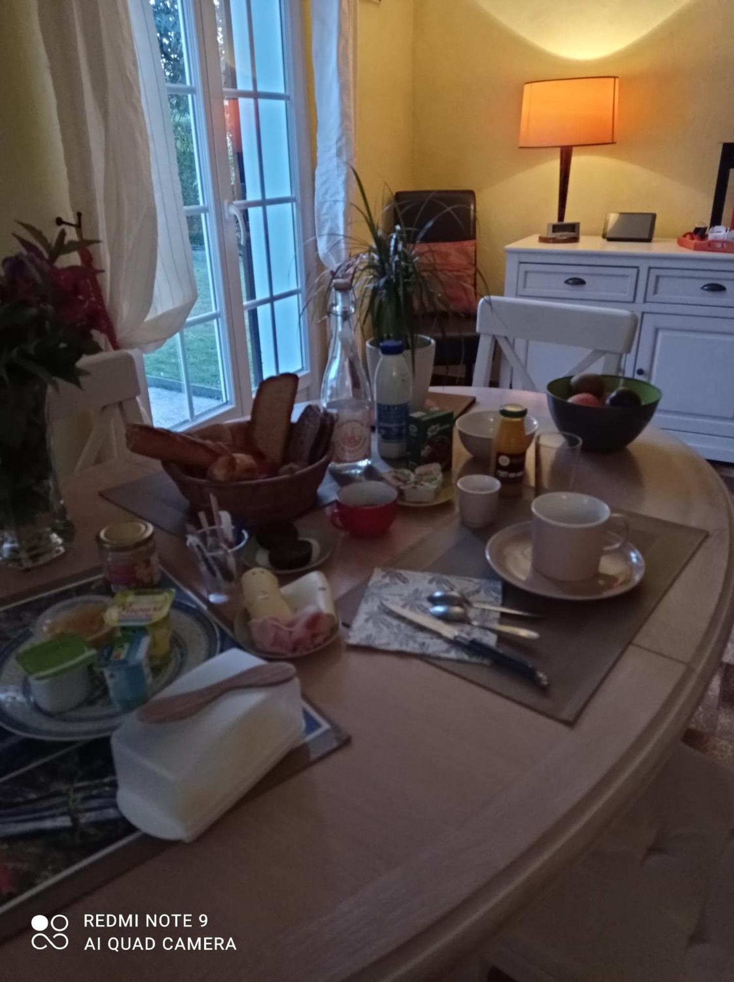 Appartement Nuitee Zen à Montigny-le-Chartif Extérieur photo